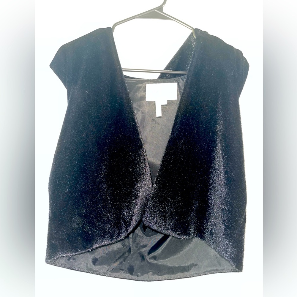 BCBGeneration hooded vest black. Faux fur EXTRA SMALL